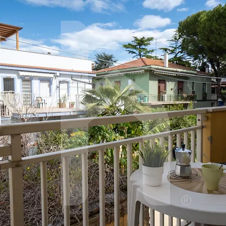 Homiday - Via Gramsci Giallo Pineto