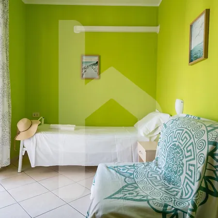 Homiday - Via Gramsci Giallo Apartment Pineto