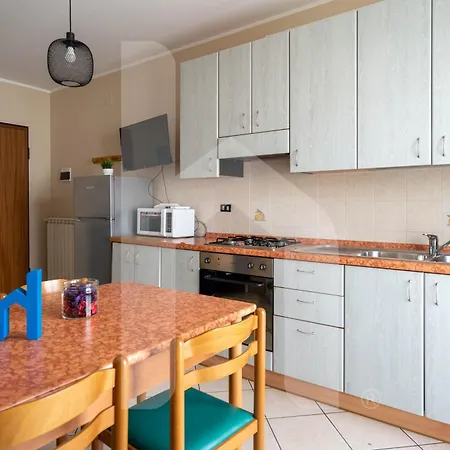 Homiday - Via Gramsci Giallo Apartment *