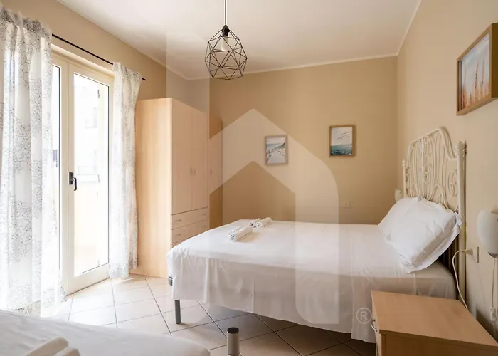 Homiday - Via Gramsci Giallo ピネート