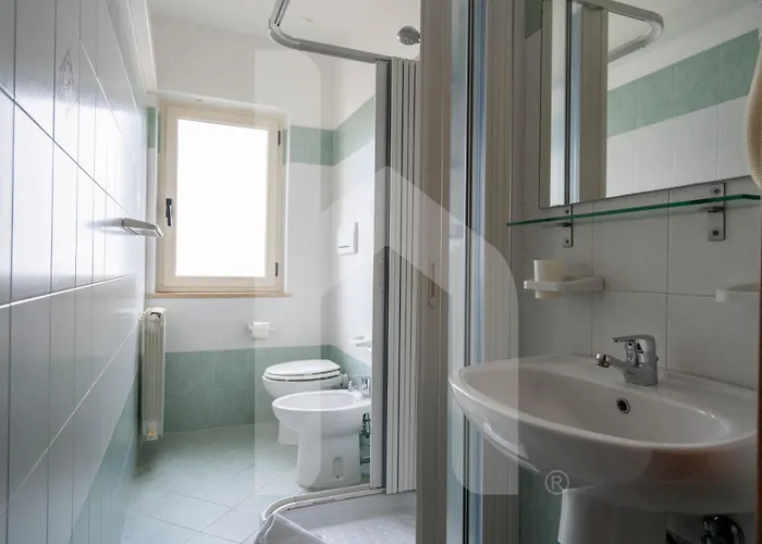 Homiday - Via Gramsci Giallo * Pineto