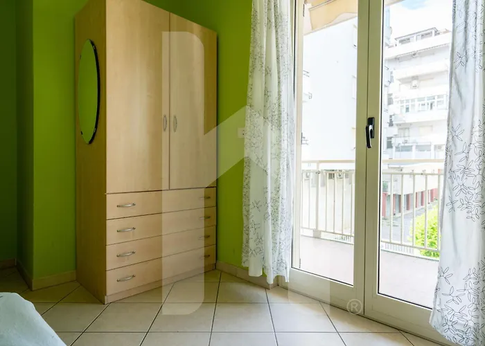 Homiday - Via Gramsci Giallo Apartman