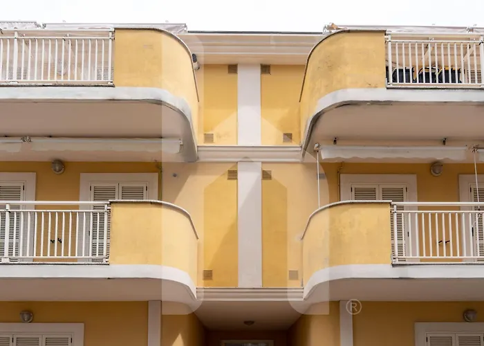 Homiday - Via Gramsci Giallo アパート