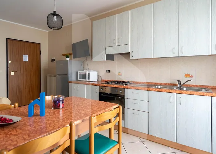 Homiday - Via Gramsci Giallo Apartman *